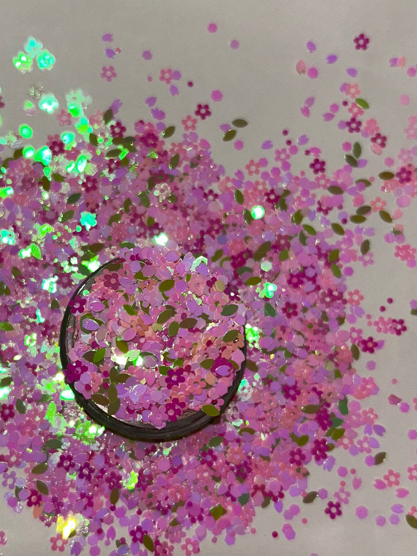 Juicy flower shape glitter