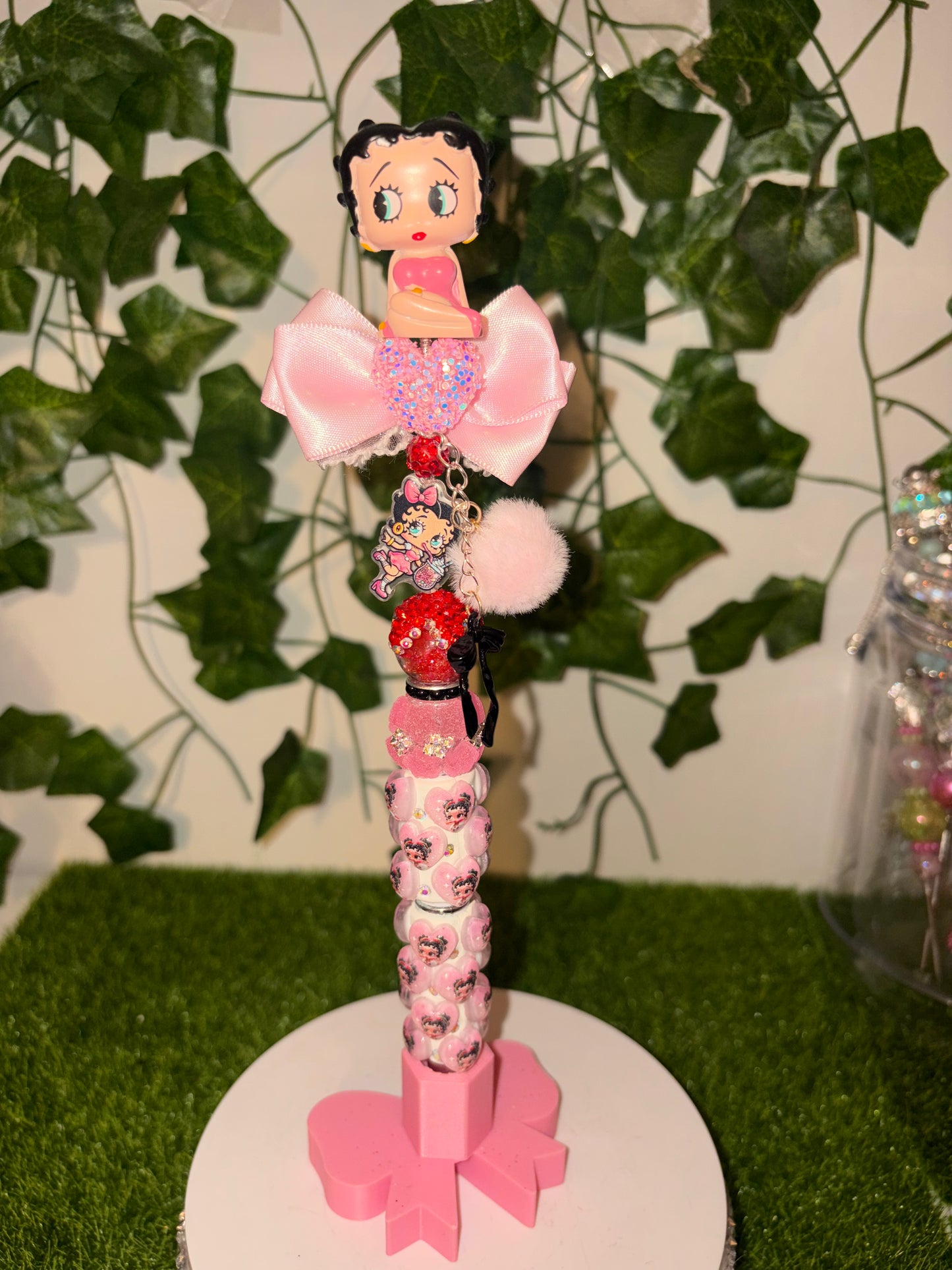 B Girl pen
