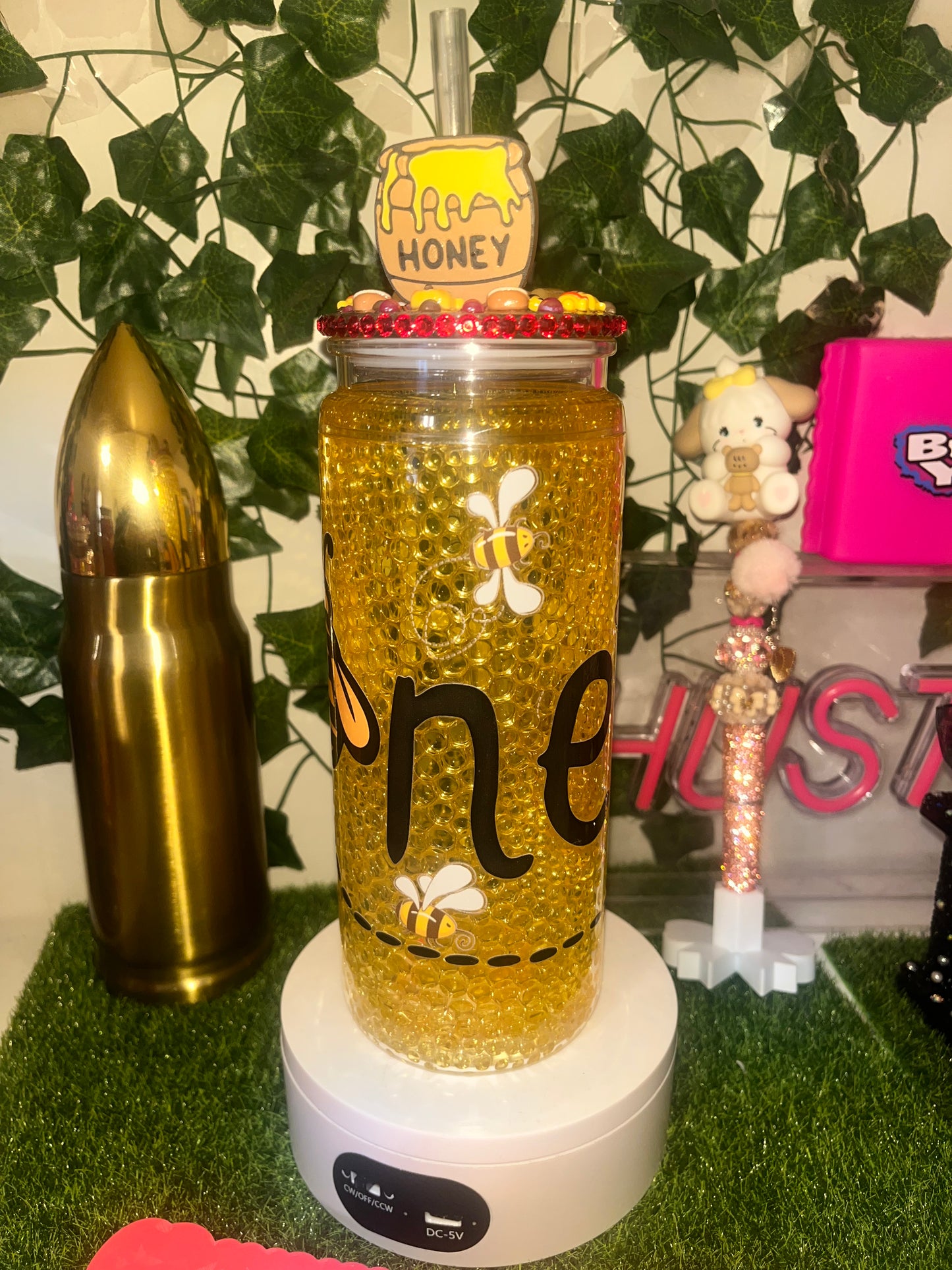 20oz acrylic honey Snowglobe