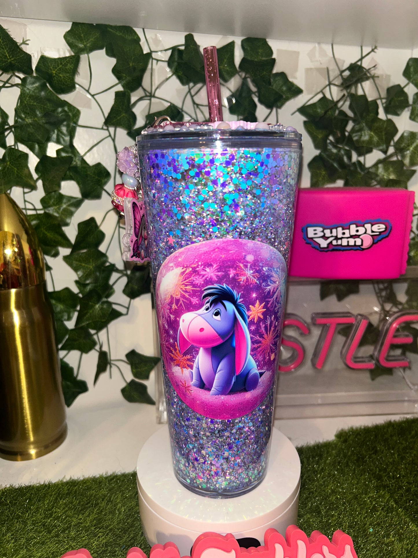 24oz Eeyore snowglobe & keychain