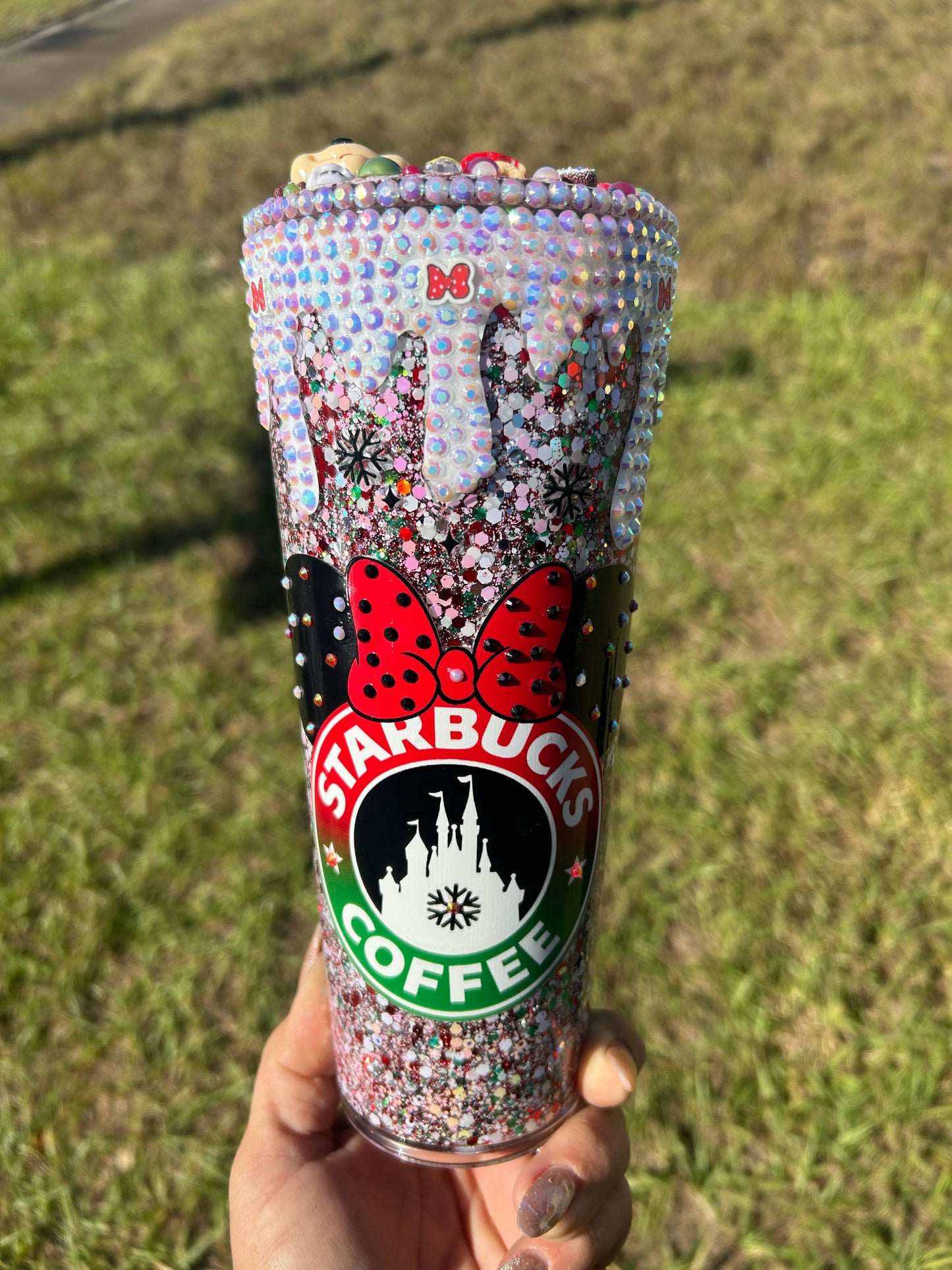 24oz Minnie Snowglobe tumbler