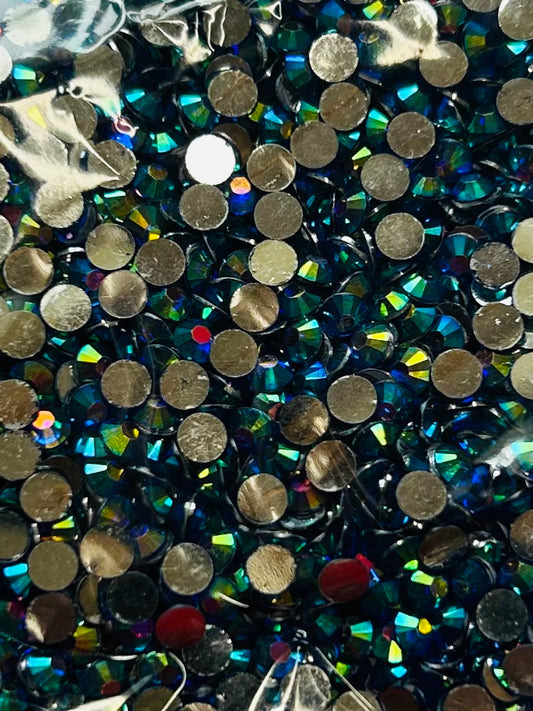 Blue green color shift rhinestone